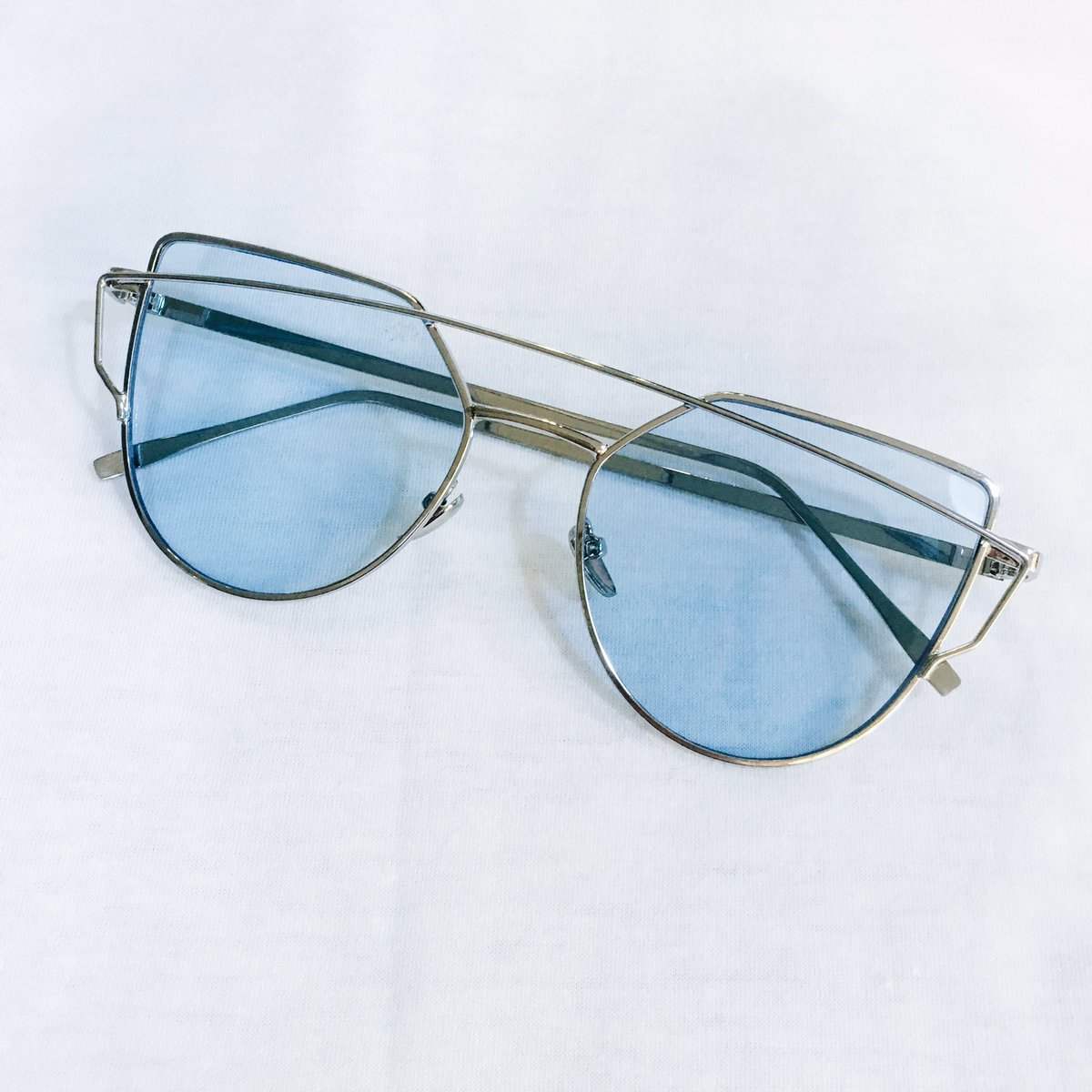 MOON_Collection's tweet photo. BluEyes Sunnies R199
(Shop link in Bio) https://t.co/O9cyikIUNJ