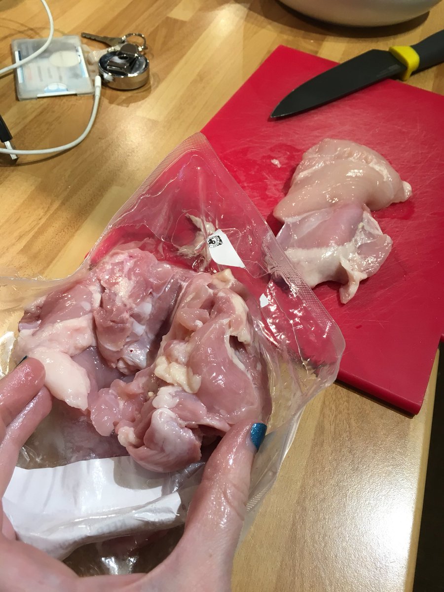 debsmilton1's tweet photo. Not impressed by the chicken supplied as there was way too much fat for my liking #HelloFreshSnaps https://t.co/X8cjq4JYhL