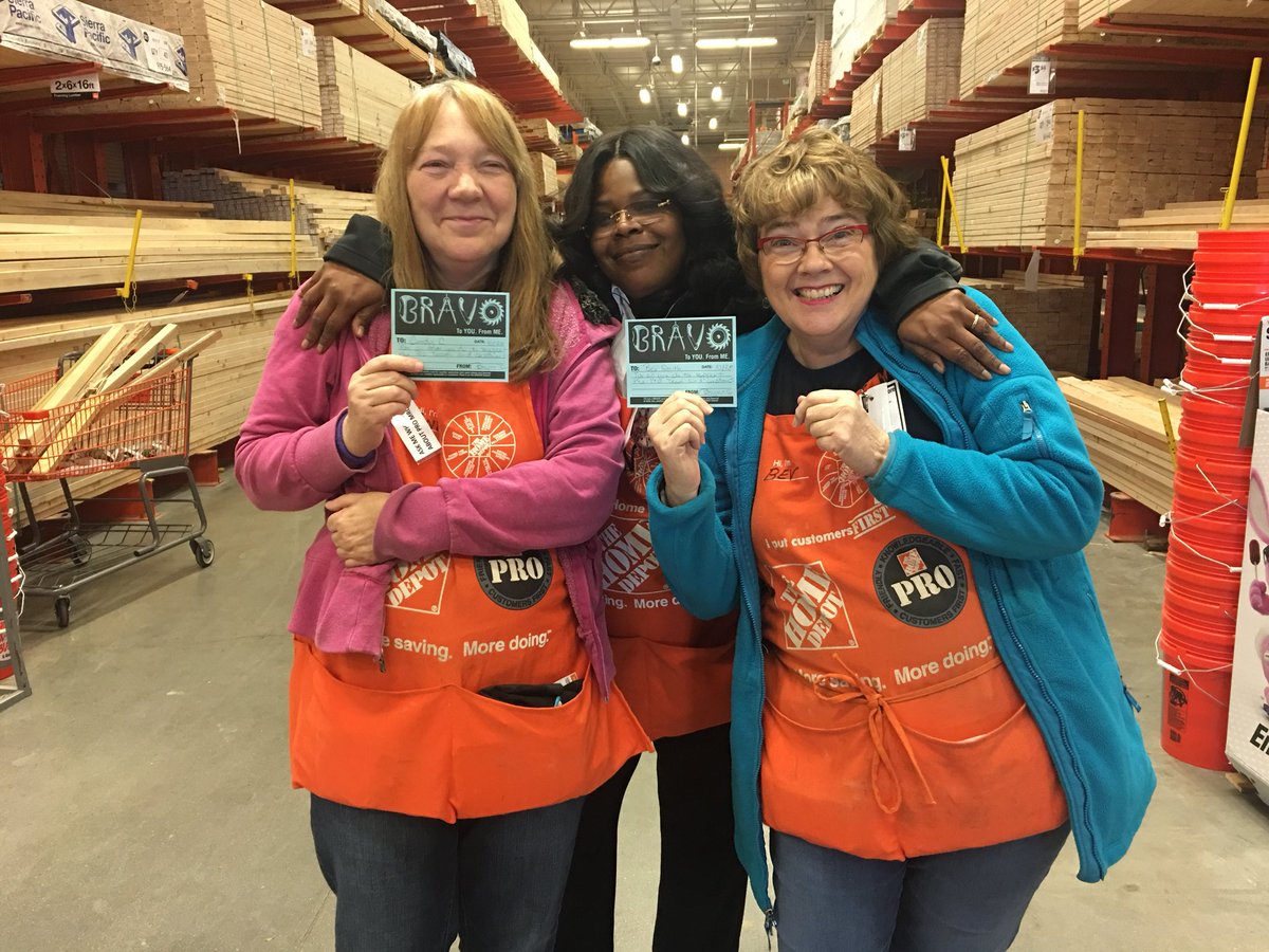 BrynnColeman5's tweet photo. Recognizing Cindy and Bev for ALL their support @JuanitaQ1 @hd_2727 @BeverlySSmith1 @CindyCornell5 #rainingrecognition https://t.co/tvrOOgbAcY