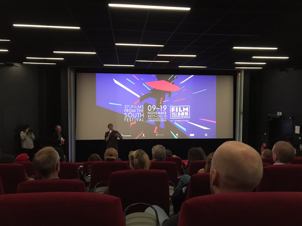 AlinaKaySays's tweet photo. Lansering av @filmfrasor 😬🤓🎬#filmgeek #lafamilia https://t.co/t2xzCeIovg