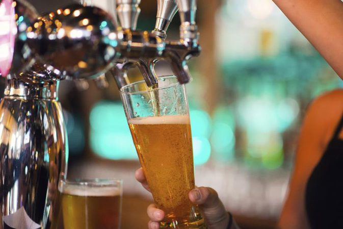 ShilohBar's tweet photo. $9 #BottomlessBoneless Wings from 5-9, $2 Drafts, $5 Premium Calls from 7-Close! #DrinkAtShiloh https://t.co/s9aTx249BN