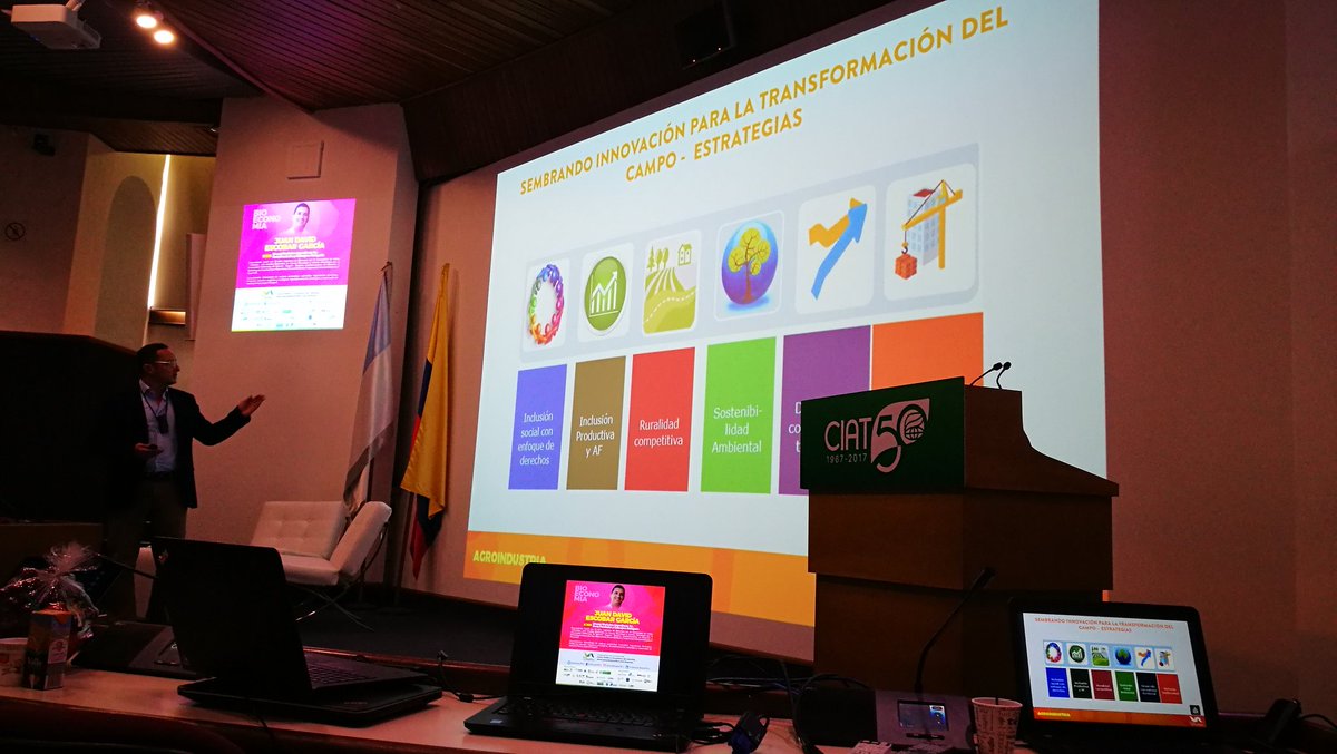 Qomer_BI's tweet photo. Atentos a @MinAgricultura y el Plan de Competitividad del #SectorAgropecuario en Colombia en #SI2017 desde @pbiopacifico https://t.co/n8UxHIkEDA