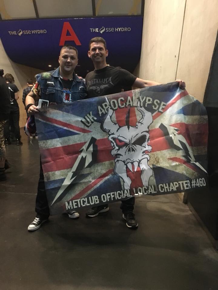 metuk460's tweet photo. The flag is entering the arena!! Look for our boys tell them “mick said selfie” 🤘🤘🖤🖤#METinGlasgow #METUK460 #metallica #Flagemall https://t.co/YaRTx28F2Z