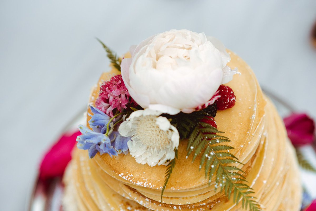 GlowEventCO's tweet photo. One of our all time fa... @AmberLPhoto 

#wedding #weddingcake #cakedesign #cakeart #cakestagram #cakecakecake #cakesofinstagram #glowevents https://t.co/F3JgHZsiGV