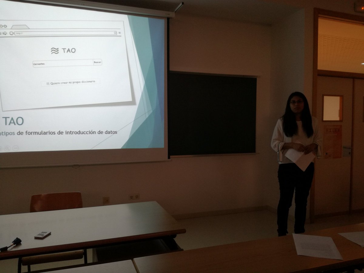 majodominguez13's tweet photo. Finaliza la presentación del protecto Laura Hernández, también alumna del Mundus en Lexicografía #RELEX3, #EMLexmundus https://t.co/V9s9sVAZRW