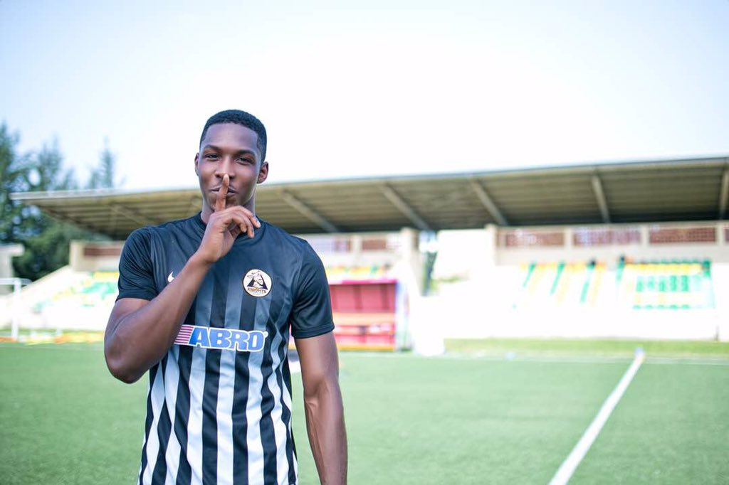 EvaIbiam's tweet photo. There's just something about Black that we all can't seem to get enough off 🔥@TheKnightsFC new black jersey 🔥#AbroKnights https://t.co/ZNTsSIR7vv