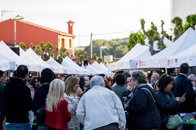 VisitaAvinyonet's tweet photo. A la venda les entrades de la projecció del curt del #Microvi2017,que es projectarà al @vinseum el 9/11 a les 20h: https://t.co/RdFztxs6So https://t.co/FndX9sDQep