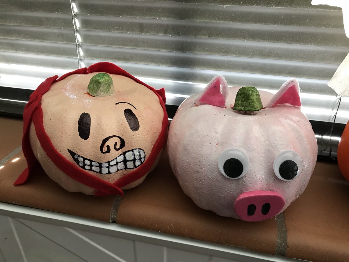 AnaVillarHN's tweet photo. #literarypumpkinpatch @CambridgeElem @AHISD https://t.co/sfc72dzNPx