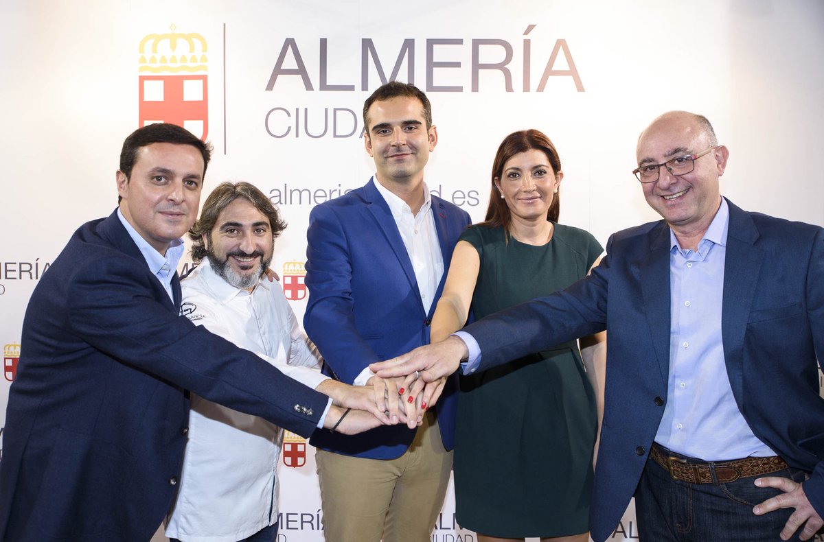aytoalm's tweet photo. Almería aspira a ser Capital Española de la Gastronomía en 2019 👨🏻‍🍳🍅🐟🍷🥒👩🏻‍🍳 https://t.co/0bbbXyeUnP