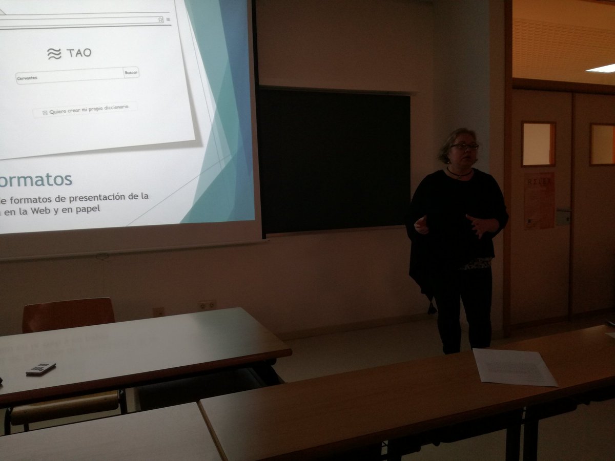 majodominguez13's tweet photo. Finaliza la presentación de TAO, Teresa Díaz, profesora de la USC y docente del Mundus en Lexicografía
#RELEX3, #EMLexmundus https://t.co/q1uvaoBzdC
