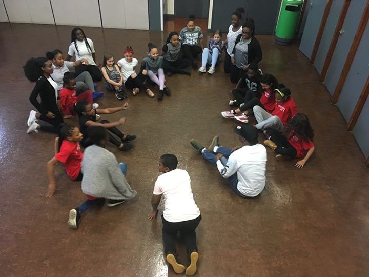 TheLentonCentre's tweet photo. More pics from our dance workshop, fronted by @steadyflawless - such an engaged group! #tlc #expressiondance #flawless #dance #lenton https://t.co/BCfdoIBdf6