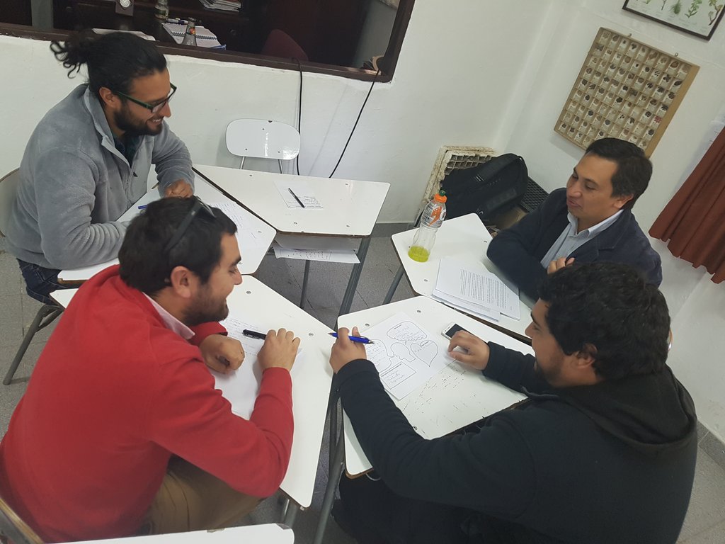 paticanales's tweet photo. @FTelefonica_CL empoderando a docentes del Instituto Pascual Baburizza de Los Andes en #creatividad y #DesignThinking #tic #innovacion https://t.co/3uRi83Pmcv