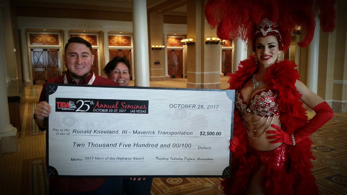 kevinchignell's tweet photo. Our #tida2017 Hero of the Highway winner couldn’t resist posing with his mom, our Vegas showgirl, and his incredibly large check! https://t.co/r15nDFn9Yn