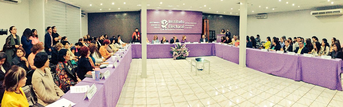 CristoGarMed's tweet photo. @BeatrizRangelJ presente en la firma del 3er compromiso por la paridad y la igualdad sustantiva en Jalisco de cara al #ProcesoElectoral2018 https://t.co/4TLpNSe8oy