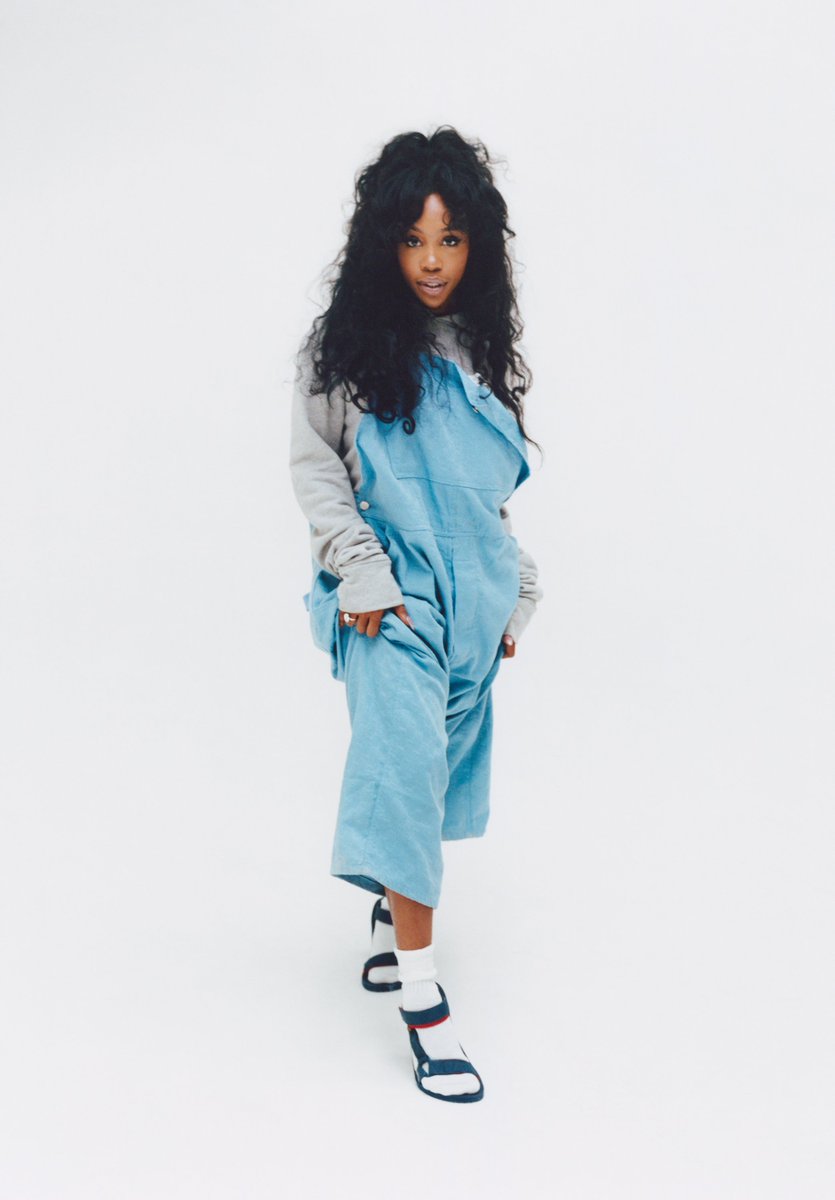 BeyLegion's tweet photo. .@sza talks working with Beyoncé on #FeelingMyself.

https://t.co/Ym481ky0hi https://t.co/MZo8vYmbED