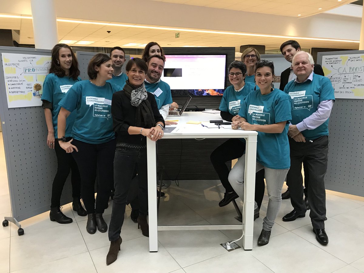maroone7's tweet photo. Le pitch de la team bleu est prête à PRÉSENTER aux CLIENTS PRO du Crédit Agricole
#CoDesignPros @CA_Normandie @CAStore_byCA @CreditAgricole https://t.co/oyo3MOtS22