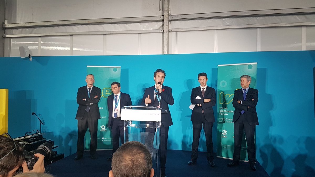 plonchampt's tweet photo. #plonchampt @wef #WEFangers @ChristopheBechu et rdv demain 13h30 @LeQuai enregistrement #Ecodessol #electronique #transitionenergetique https://t.co/SdbhuxNMRa