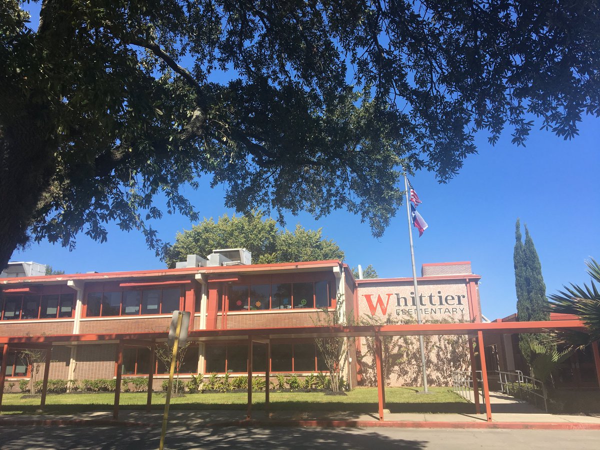 kelsteravery's tweet photo. Thank you Scholastic and Whitttier Elementary!@WCSDcurriculum #comprehensiveliteracy @Scholastic https://t.co/Ov8OMz8NmE