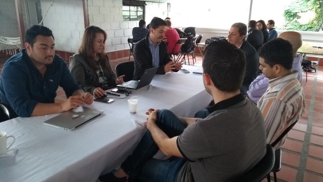 Hoy estamos visitando la ciudad de Medellín para conocer los avances que han tenido los emprendedores antioqueños en el programa <a href="/AppsCo/">APPS.CO</a>.