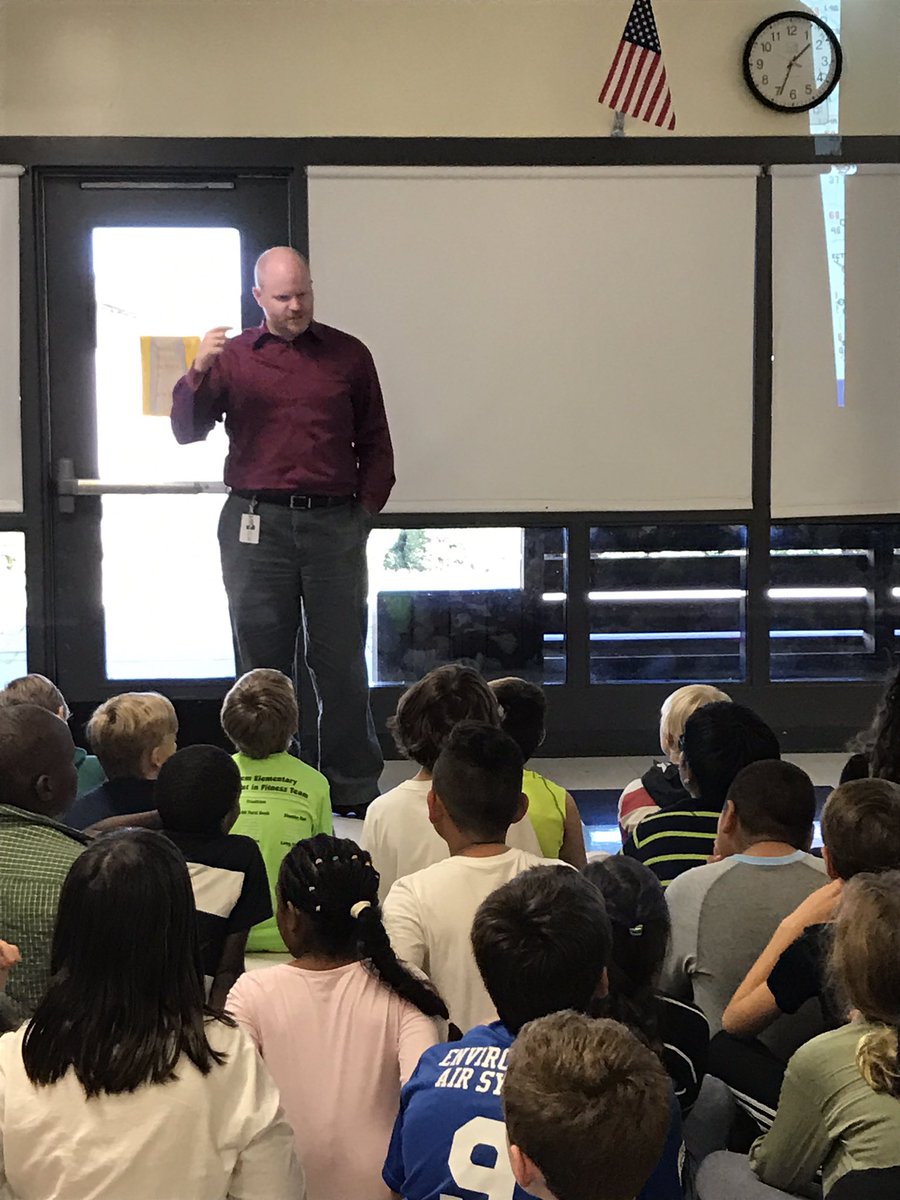 SESWeTeach5th's tweet photo. Meteorologist-Nate Johnson from WRAL-teaches weather!
#fifthgrade #schoolasitshouldbe @SalemElementary @SESWeTeach5th @tyeattsteaches https://t.co/dYz0NiG3VA