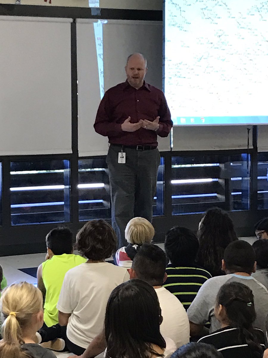 SESWeTeach5th's tweet photo. Meteorologist-Nate Johnson from WRAL-teaches weather!
#fifthgrade #schoolasitshouldbe @SalemElementary @SESWeTeach5th @tyeattsteaches https://t.co/dYz0NiG3VA