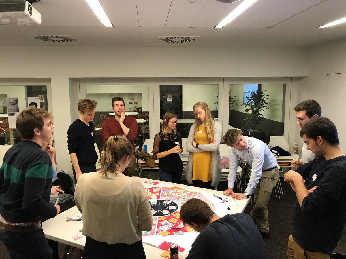 toonher's tweet photo. Brainstorming session with some students @AE_NV #healthack #Technovate #gpsbrainstorm https://t.co/FI5pRKuvZb