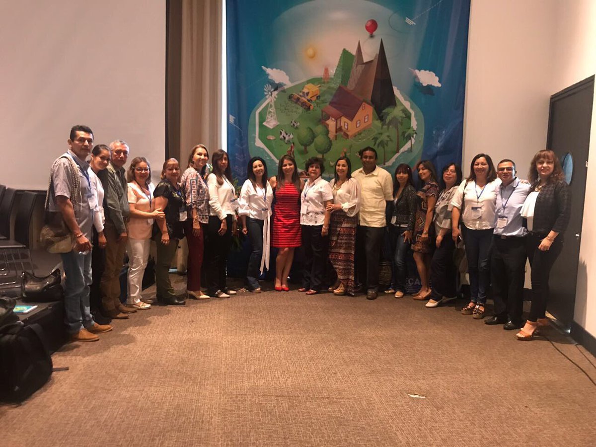 ecacen_zcori's tweet photo. Zona Centro Oriente en el Congreso Prospecta Colombia 2017 https://t.co/gmanmqXnyn