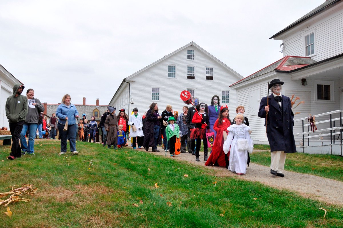 ShakerVillageNH's tweet photo. Come out to the Village on Saturday, October 28th for Ghost Encounters! Trick-or-treating, a costume contest, crafts, and tour! #NHShakers https://t.co/VTTOu1Erwc