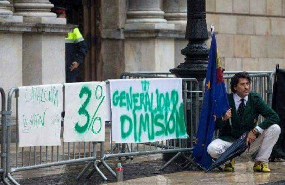 GermanVazquez23's tweet photo. @VidaModernaOML GENERALIDAD 😂😂 Desde Russia con amor "os amo" 
#apijosacao https://t.co/MduRfOVipG