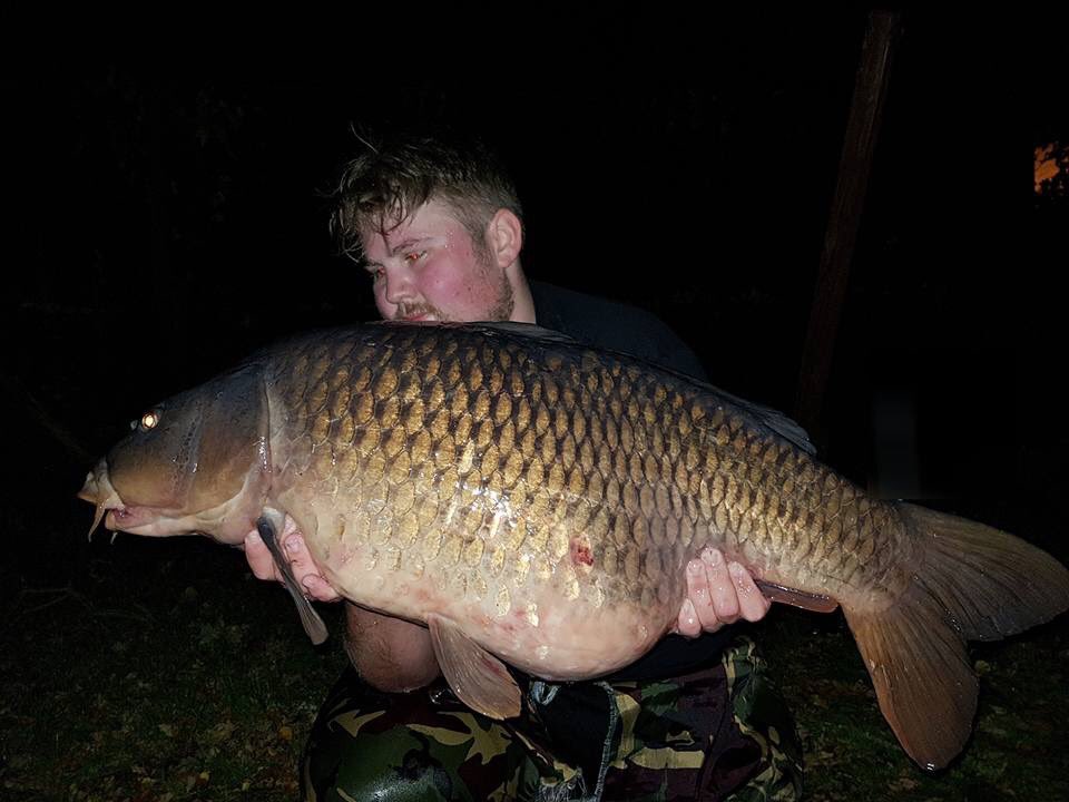 CoreBaits_uk's tweet photo. **Recapture of a lake record** Dan with the recapture of the Scare common from his syndicate.CB4 showing that carp love this bait #CB4effect https://t.co/vc8xI00LYz