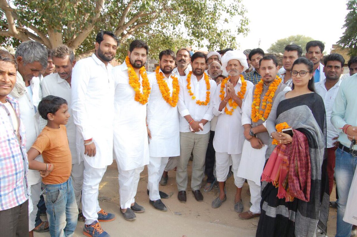 Veeraja_Jawa's tweet photo. 26/10/2017
कांग्रेस पर्यावरण प्रकोष्ठ का दीपावली स्नेह मिलन आयोजित।
चाकसु विधानसभा कार्यकारिणी का किया विस्तार।
#Chaksu
#EnvironmentCell https://t.co/XoksNbbxMl