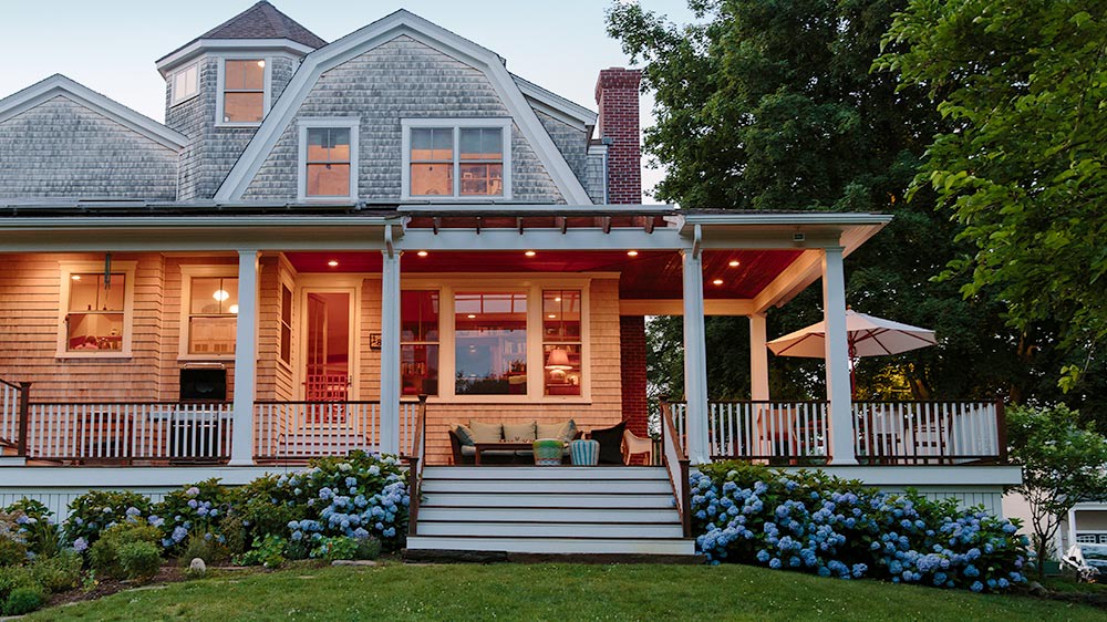 Bwell_Realty's tweet photo. Experts offer their top ideas for boosting curb appeal no matter a large or small budget. #BoostHomeValue 
https://t.co/8sEbdL5TJK https://t.co/kwfTfWXLda