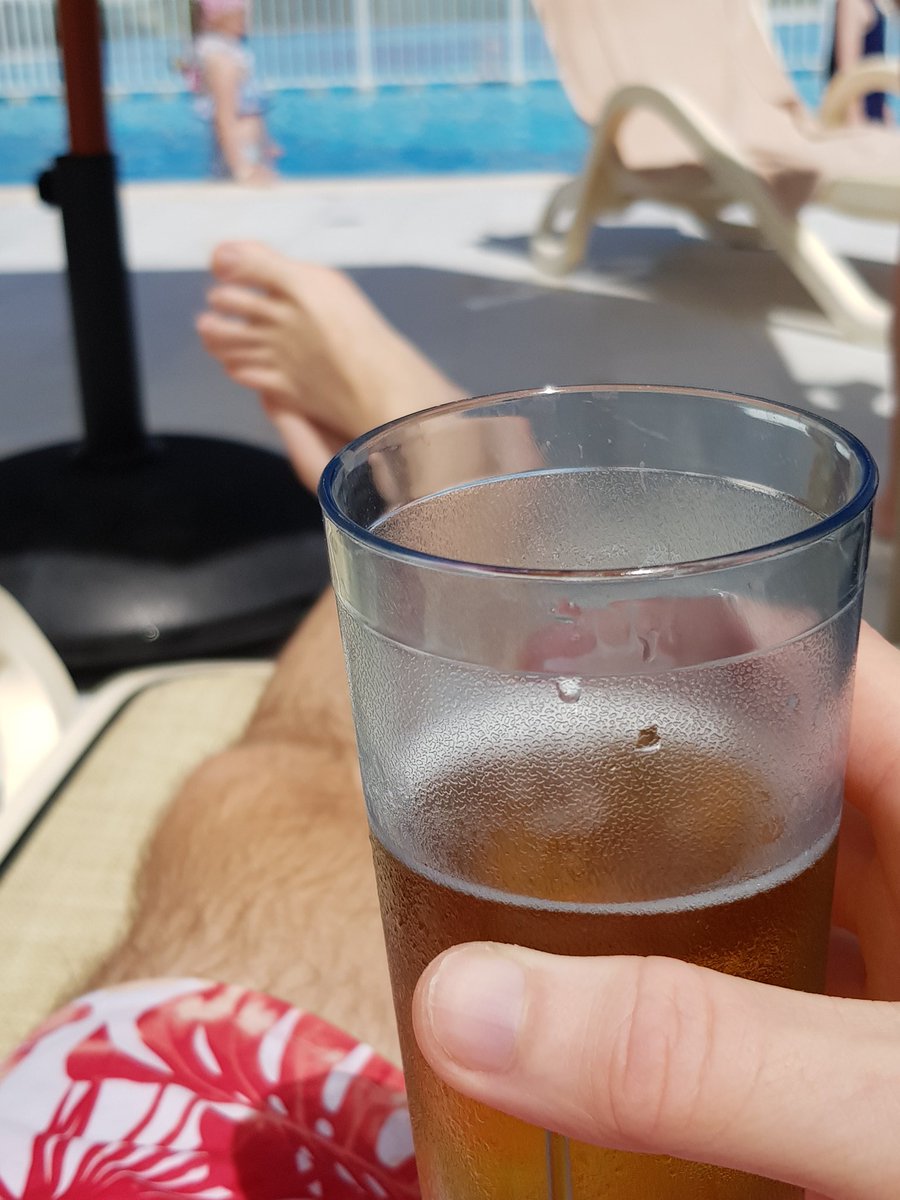 AL_Mcknight's tweet photo. @keefpapstick @mikeytbull @mattkennedy139 midday beer o clock #scorchio #iveearnedthis #aftergettingcoveredinvomitmidflight https://t.co/0i6VIgw66E