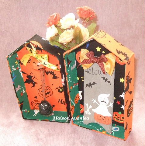 akomry's tweet photo. 11/6まで送料無料♪
楽しいハロウィン柄のカルトナージュ製BOXの中に
お化けの木製プレートと
黒猫スプーンが入っています。
並べて飾って、中に収納して保管できる優れもの��

Creemaにて販売中♪
https://t.co/vffQNs5gfl
#Creema送料無料 https://t.co/SjwurQKdmC