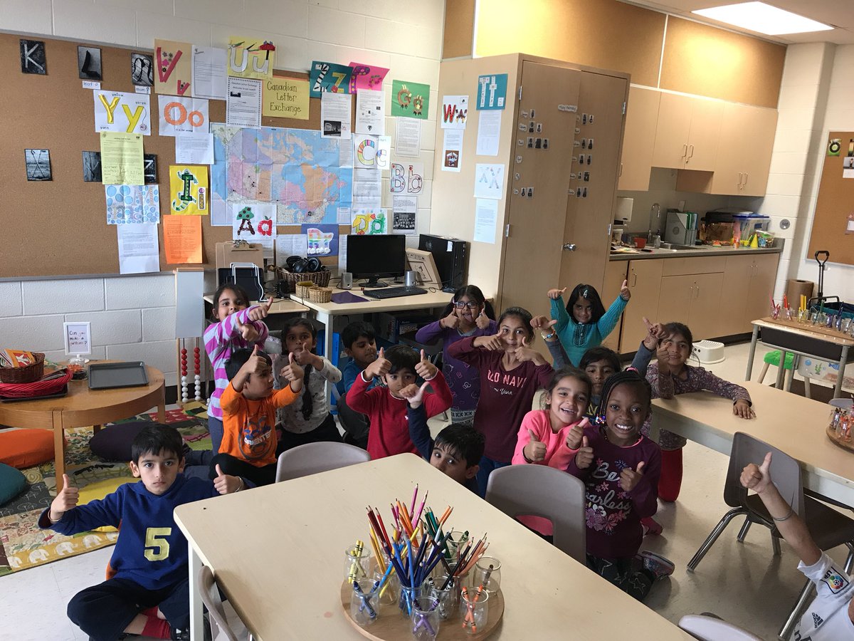 MrsShakell's tweet photo. Grade ones @JamesGrievePS love getting mail from our #canadianletterexchange friends! We have opened mail from 5 provinces so far! #JGProud https://t.co/hgj4b2tzKM
