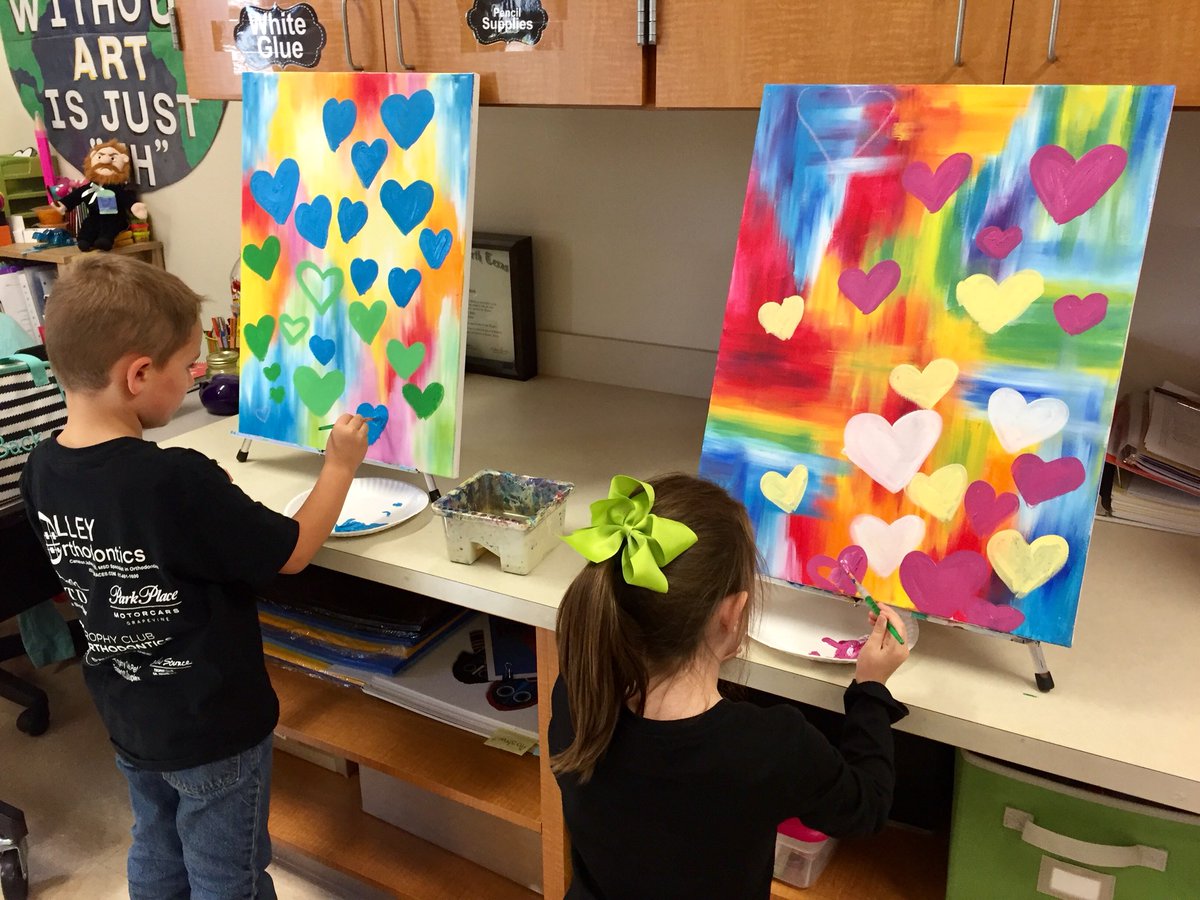 afolandart's tweet photo. Kinder working on collaborative pieces for our auction at Beck Family Night! @BeckElem @conklin33 @NISDFineArts  @LyndsieGraves https://t.co/rWqImIC0Ki