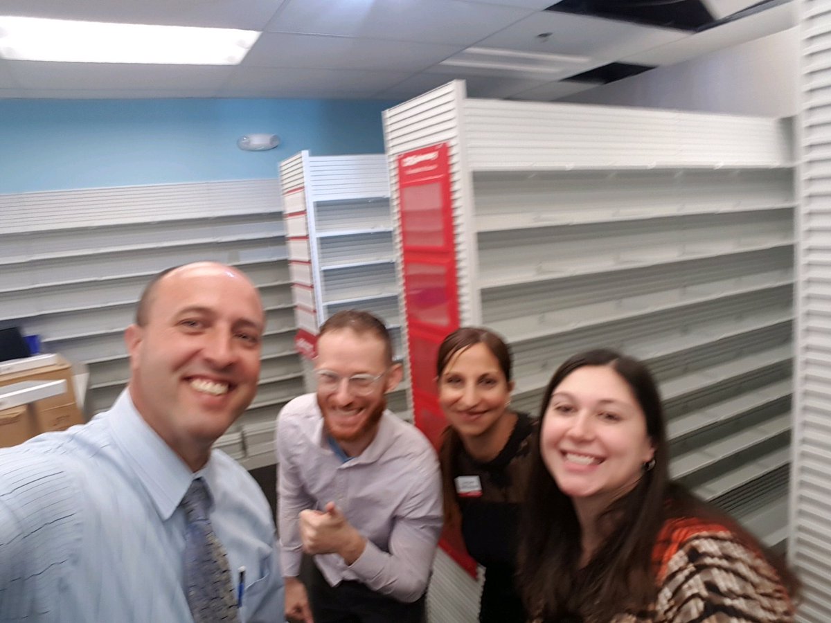 Tutsue's tweet photo. First Target Express in Florida and the CVS inside is beautiful! Inspection ✔️ thanks to @Mardio16!! https://t.co/Gh3ZCRj5aO