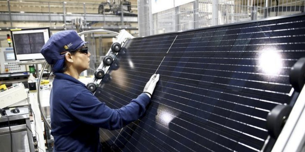 SolarizeMyBill's tweet photo. #Solar power costs could fall by 60% over the next decade, helping to boost an already rapidly accelerating industry https://t.co/zU7dHJ842E https://t.co/hmwltErf1E