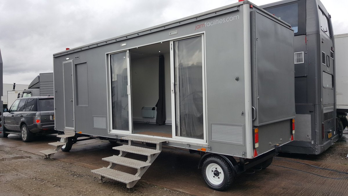 JAMFacilities's tweet photo. Our new trailer! Changing room? Office? School room? Make-up? Whatever you need it to be! https://t.co/dKoaEz5CRX