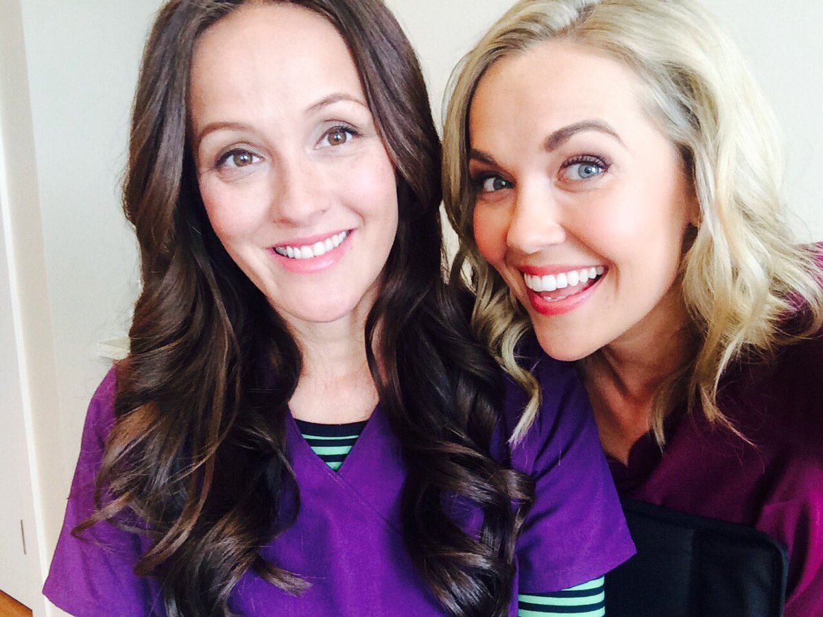 joytiff's tweet image. Hey #POstables #HeartsOfChristmas airs Friday 10/27 at 9 PM EST on @hallmarkmovie #ISpyAnAlumOfSSD