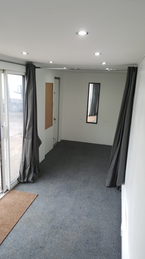 JAMFacilities's tweet photo. Our new trailer! Changing room? Office? School room? Make-up? Whatever you need it to be! https://t.co/dKoaEz5CRX