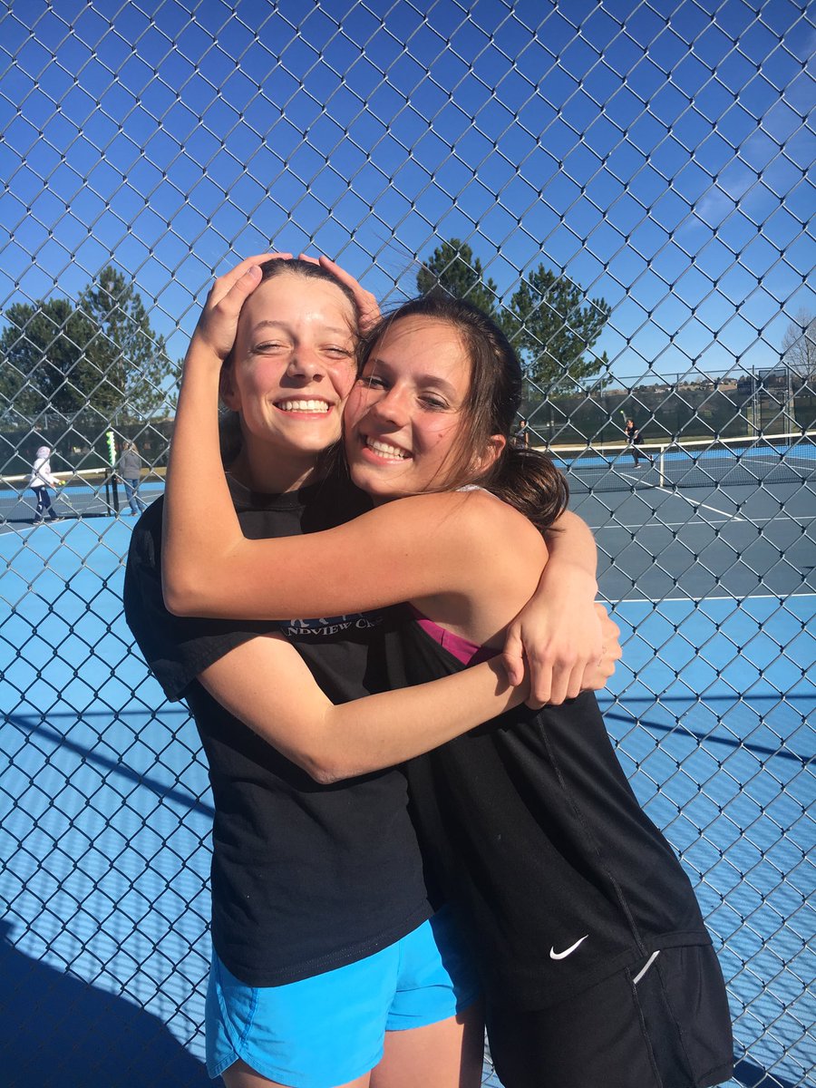 _mandaa__'s tweet photo. Happy birthday to the 最好 person I know!!! I hope you had the most phenomenal day the world has ever seen, you deserve it 💛 我爱你 @cjrobbins14 https://t.co/H1H3UVMj4T