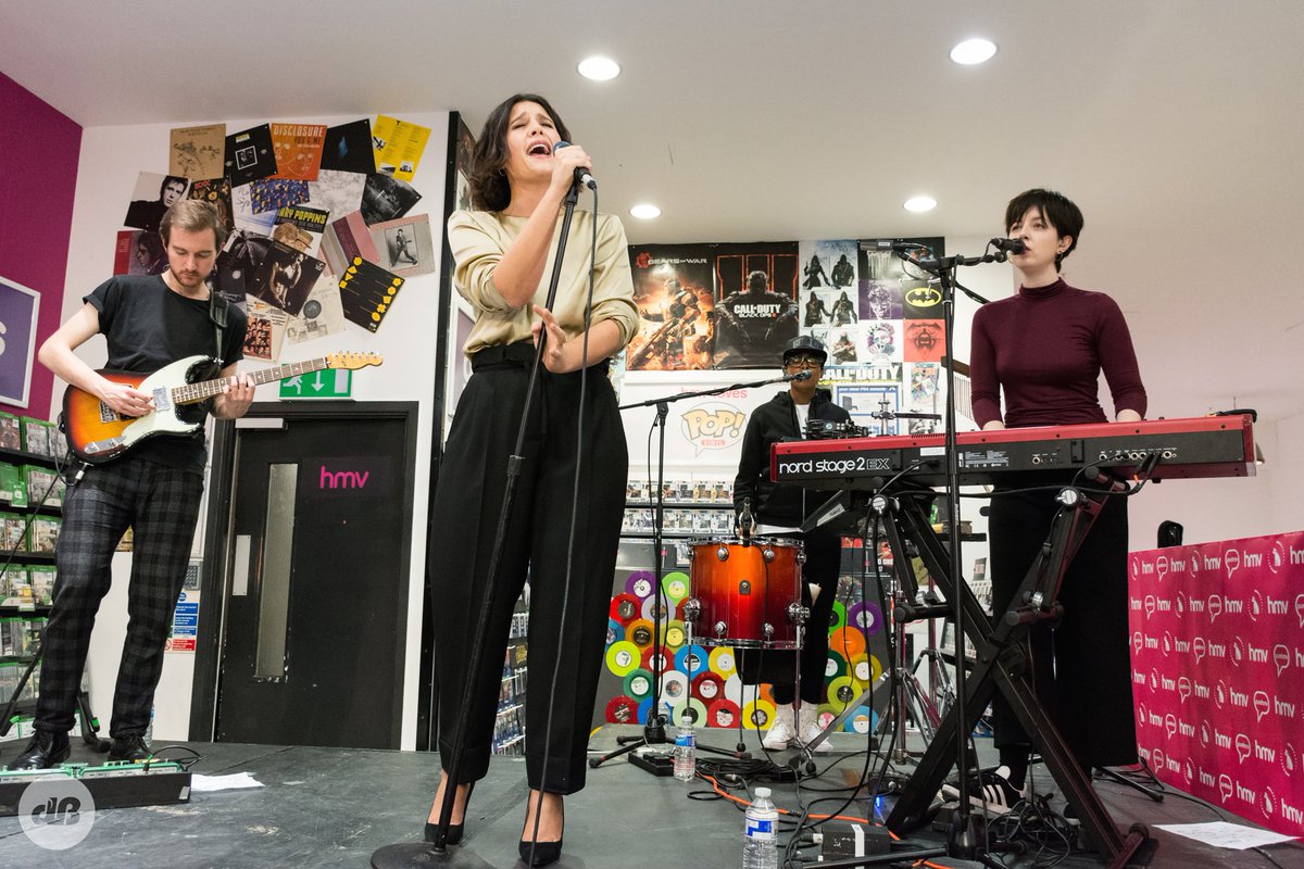 digitalbathrich's tweet photo. Full set of @JessieWare at @hmvmanchester - https://t.co/HqgrcIhSRA #jessieware #glasshouse #midnight https://t.co/Su4vQcUMhD