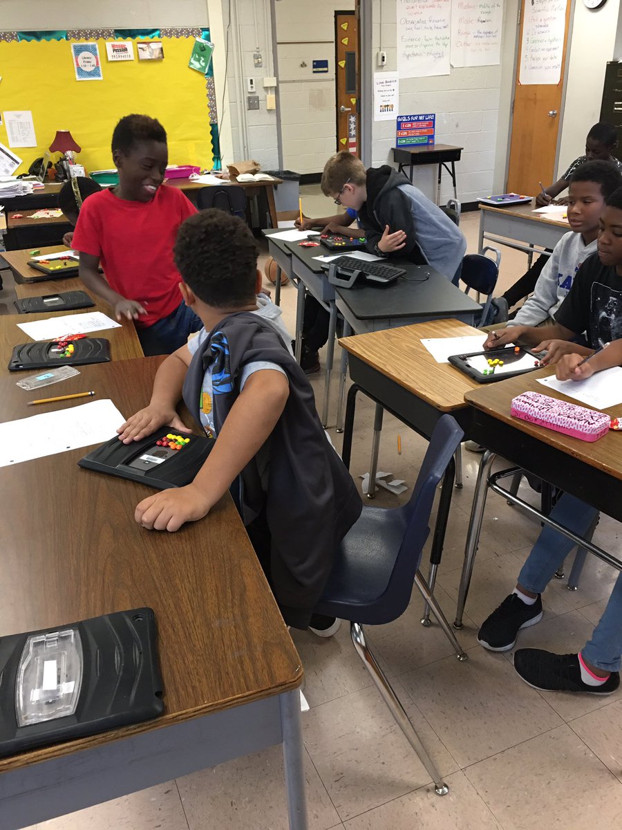 mrh5thgrade's tweet photo. Mixtures, scientific method and skittles, there is no better combo @TrumanHMC1 https://t.co/c3P8uGNx71