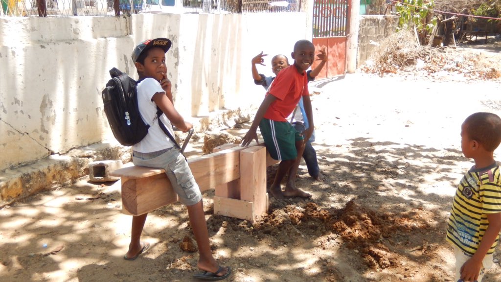 orkydea's tweet photo. Voilà
La mia settima area giochi per i bimbi
Alla EPP "Fiofio" di Mahajanga

#oredigioco #oredorate #oreafricane https://t.co/VjQI6TJyQo