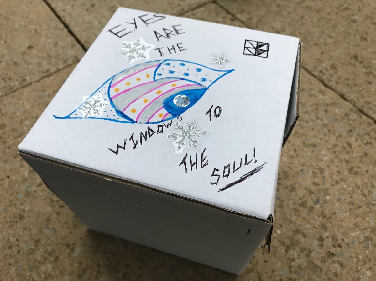 soakingwords's tweet photo. Amazing young man living on the street, was blown away to be asked to put his Art on the box! #lifeencounter #transformtheroom #upsidedown https://t.co/Y1XiTHXr0C