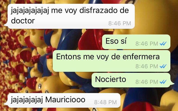 mauri8a's tweet photo. Como que a #McYummy no le encantó la idea de combinar disfraces https://t.co/Qf0KNqy7PP