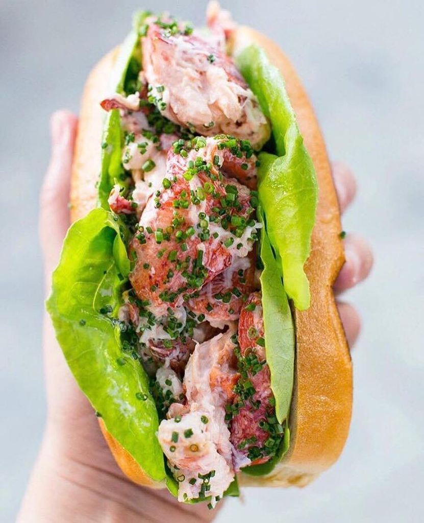 milliesdc's tweet photo. Because no one ever complains about a lobster roll with TOO much lobster😋 | 📸@meghanfranciscreative •
•
•
•
#dcfoo… https://t.co/pPVpeKQHct https://t.co/kVeXIrfFNm