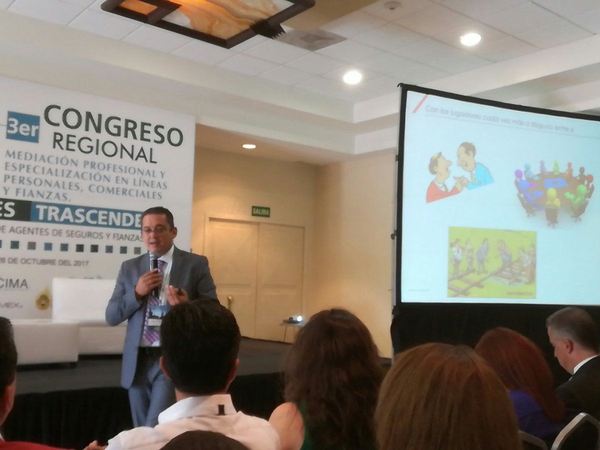 Prima promedio d Seguro Gastos Médicos Mayores es 18mil pesos, siniestro promedio 145mil: Fernando Robert, Axa seguros
#3erCongresoAMASFAC