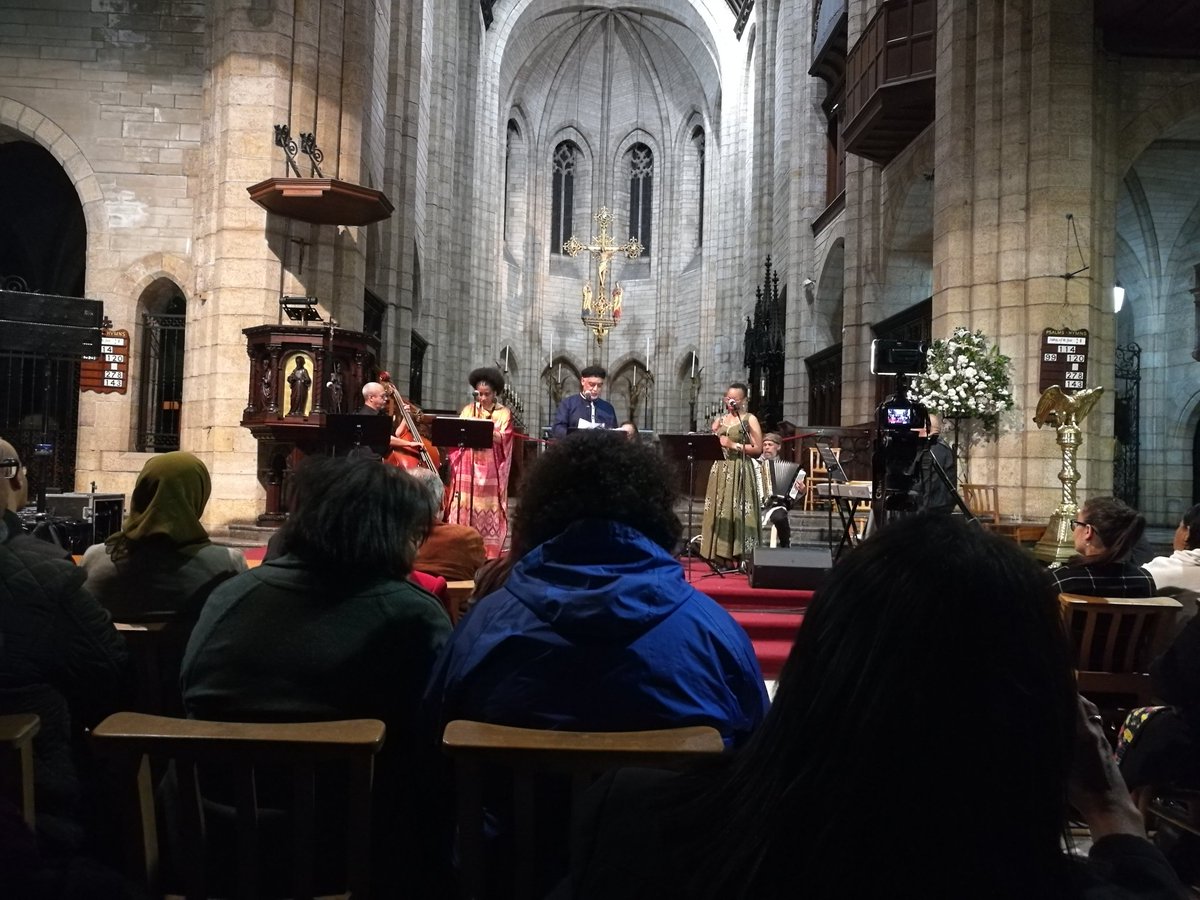 AmandaJAdams2's tweet photo. A TRIBUTE TO THE ARCH, DESMOND TUTU 
Thursday 26 October 2017
An Evening Of Poetry&amp;Jazz @ St George's Cathedral, 
Wale Street, Cape Town. https://t.co/KY4OXaHDqv